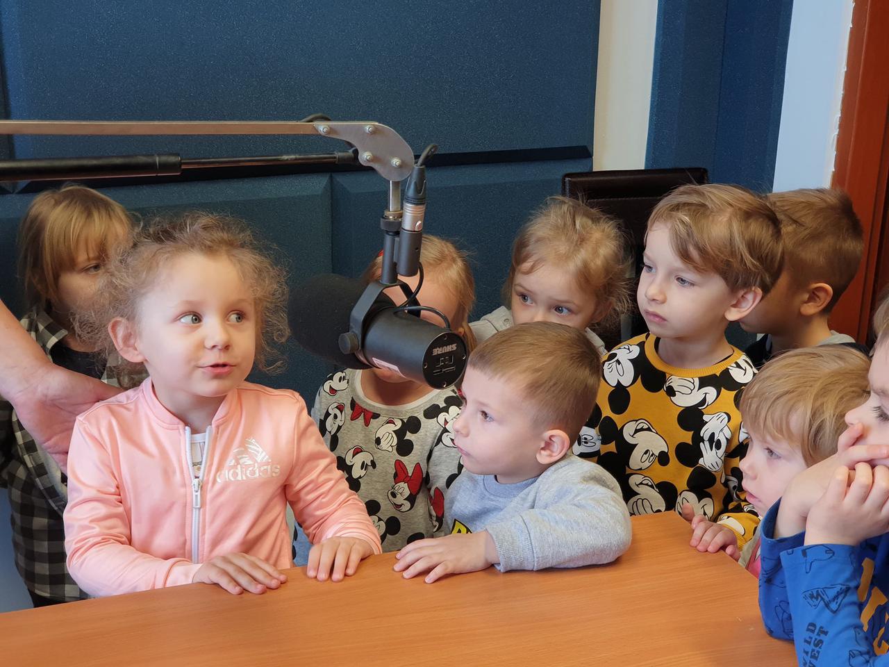 Dziś Światowy Dzień Radia. Płockiej Esce życzenia złożyła grupa przedszkolaków! [WIDEO]
