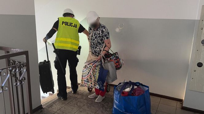 Policjanci pokazali jak wygląda wnętrze spalonego budynku w Ząbkach. Wstrząsające obrazki