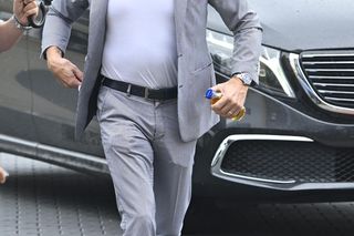 62-letni Cezary Pazura pręży nagą klatę na wczasach w Tajlandii