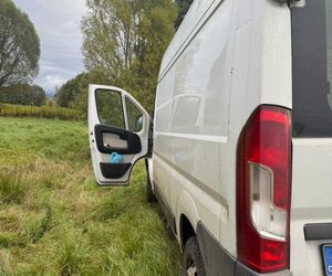 Policyjny pościg jak z filmu na Dolnym Śląsku. Padły strzały, próbował rozjechać policjanta