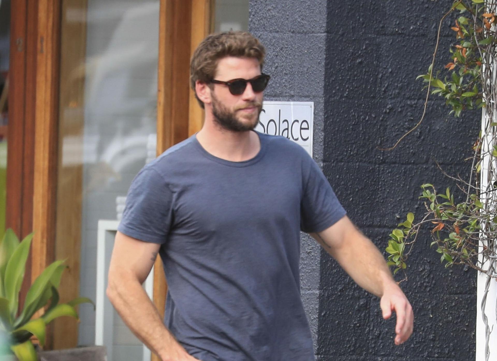 Liam Hemsworth Wrocil Na Instagram Byly Miley Cyrus Milczal Od Miesiecy Eska Pl