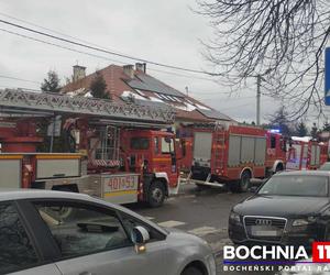 Pożar w szkole podstawowej pod Bochnią. Strażacy ewakuowali z placówki w Baczkowie blisko 80 osób!