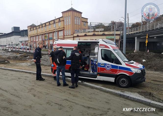 Policjanci i ratownicy WOPR wyciągnęli z Odry nietrzeźwego mężczyznę