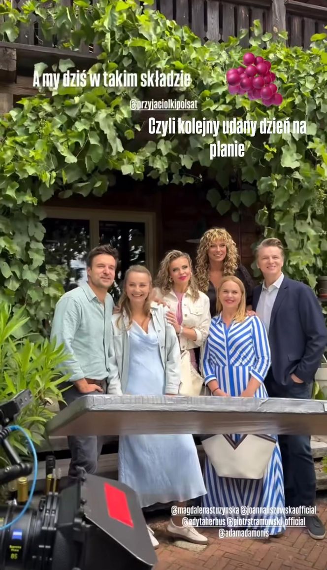 Przyjaciółki, 26 sezon. Gabi (Edyta Herbuś), Inga (Małgorzata Socha), Anka (Magdalena Stużyńska), Patrycja (Joanna Liszowska), Andrzej (Adam Adamonis), Borys (Piotr Stramowski)