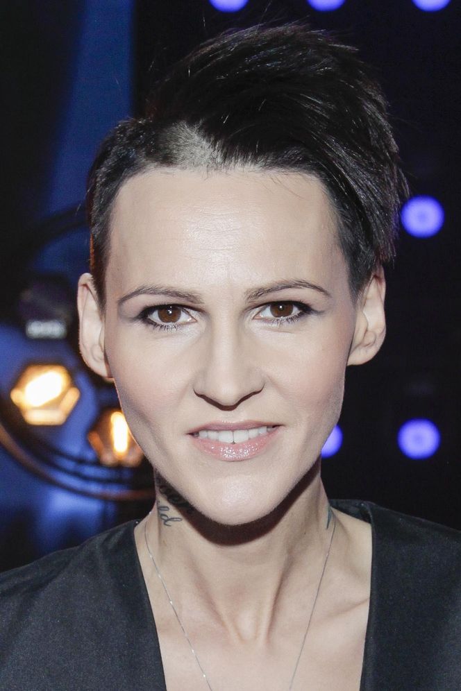 Chylińska nieźle się zmieniła. Duże usta i gładka twarz. Poznajecie ją jeszcze?