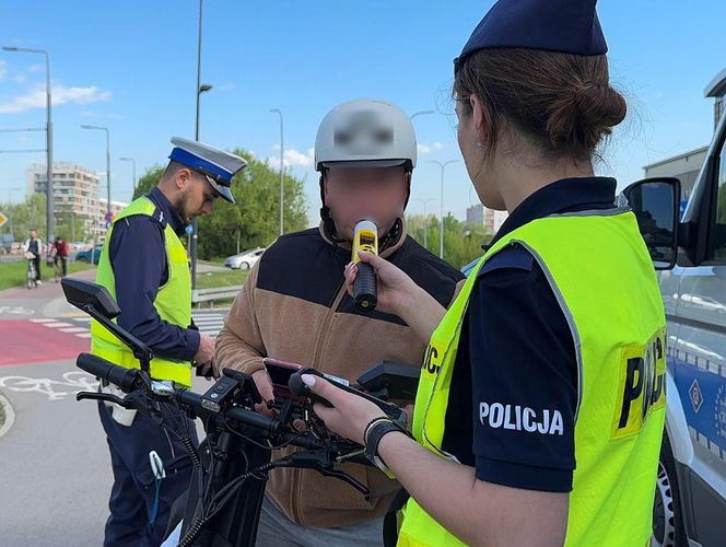 Podczas działań stołecznej drogówki skontrolowano 52 pojazdy, nałożono 19 mandatów, a cztery jednoślady wykluczono z ruchu