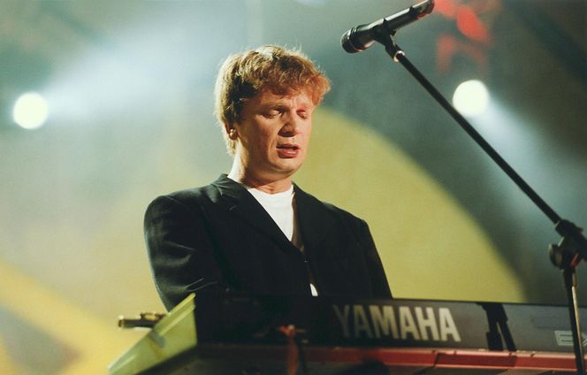 Grzegorz Ciechowski miał tylko grac na klawiszach. Tak Republika debiutowała na scenie