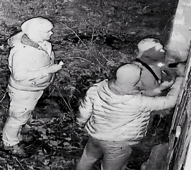 Włamali się do pałacu w Mordach - szuka ich policja 