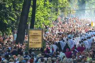 Pielgrzymka kobiet do Piekar Śląskich. Utrudnienia drogowe już od soboty. Jest też zakaz handlu