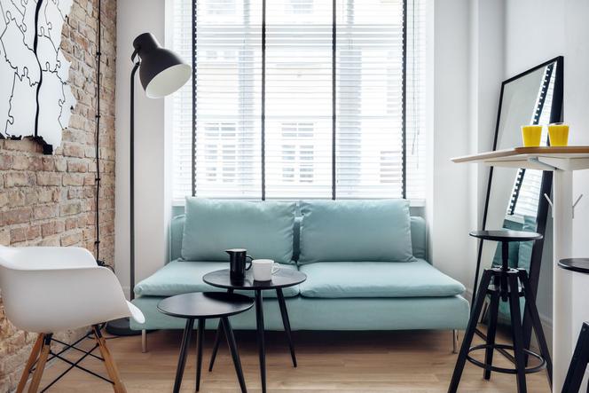Projekt mieszkania w stylu industrialnym z wielofunkcyjną zabudową modułową 