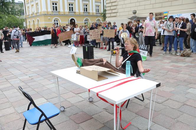 Protest studentów Uniwersytetu Warszawskiego w obronie Palestyny