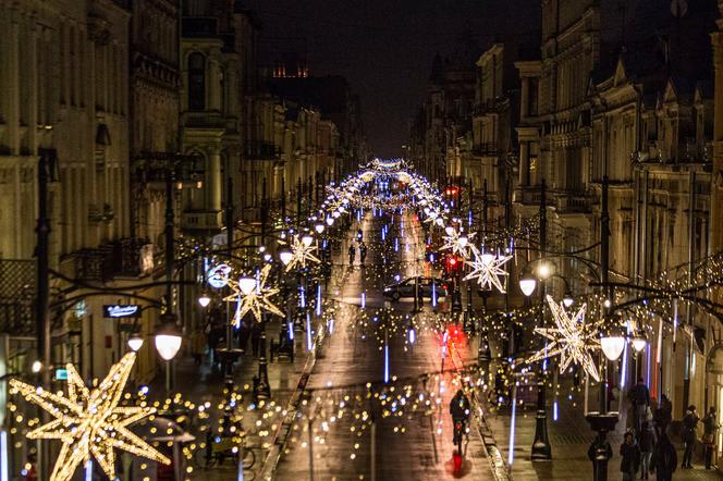 Świąteczne iluminacje robią już klimat na Piotrkowskiej [ZDJĘCIA] Jak Wam się podobają tegoroczne ozdoby?