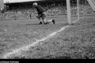 Stadion Olimpijski we Wrocławiu tuż po wojnie. To tutaj rozgrywano mecze piłki nożnej