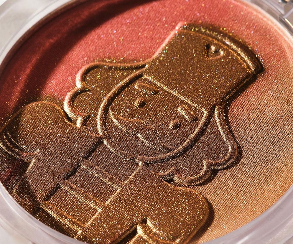 Zimowy makijaż w rytmie Dziadka do Orzechów: Magia świąt na Twojej twarzy