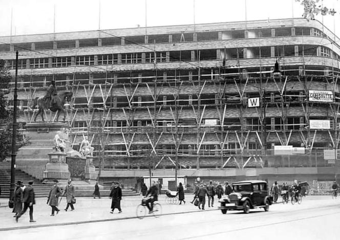 Galeria Renoma we Wrocławiu ma prawie 100 lat. Kto zaprojektował kultowy dom handlowy? 