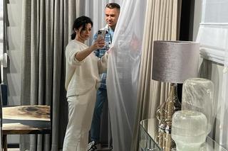 Jonatan Kilczewski zaprojektował mieszkanie Cichopek. Aktorka ma garderobę jak Carrie z „Seksu w wielkim mieście”! 