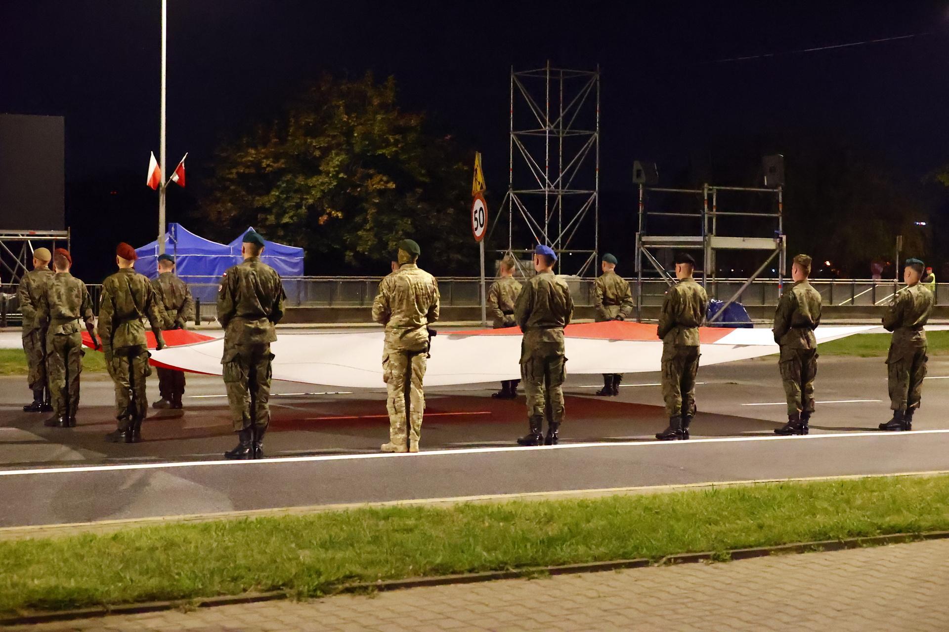 Święto Wojska Polskiego. Nocna próba przed defiladą