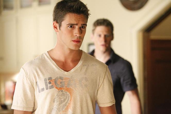 Steven R. McQueen jako Jeremy Gilbert 