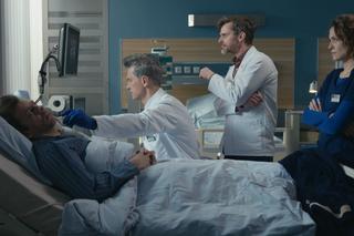 Na dobre i na złe, odc. 879: Artur Bart (Piotr Głowacki), Julka Burska (Aleksandra Hamkało), Andrzej Falkowicz (Michał Żebrowski), Paweł Gracz (Marcin Sianko)