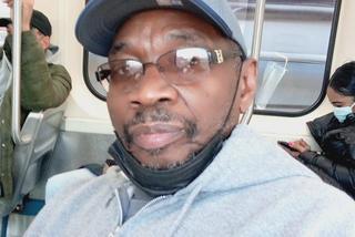 Dzieci zatłukły człowieka znakiem drogowym