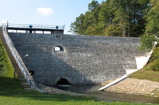 Tama w Jarnołtówku wymaga drobnych napraw - tak wynika z ekspertyzy 