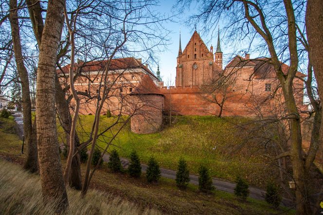 Niesamowite miasteczko nad Zalewem Wiślanym. Historia i magia w jednym miejscu