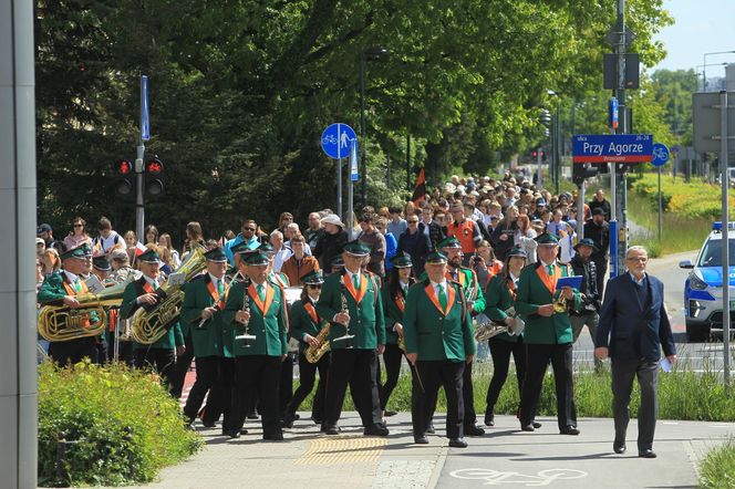 Warszawa pielęgnuje tradycję hutniczą. Kolorowa parada przeszła ulicami miasta