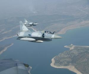 Samolot Mirage 2000