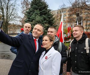 Marta Nawrocka i Paulina Kosiniak-Kamysz. Porównujemy ich stylizacje z 11 listopada [ZDJĘCIA]