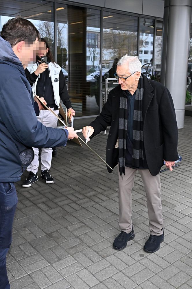 Robert De Niro już w Polsce. Aktor przyłapany na lotnisku w Warszawie