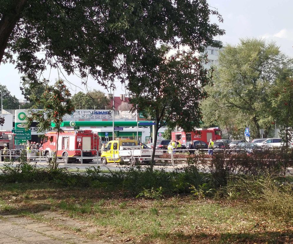 Stacja benzynowa znikinie z centrum Radomia. W zeszłynm tygodniu doszło tam do wycieku gazu. 