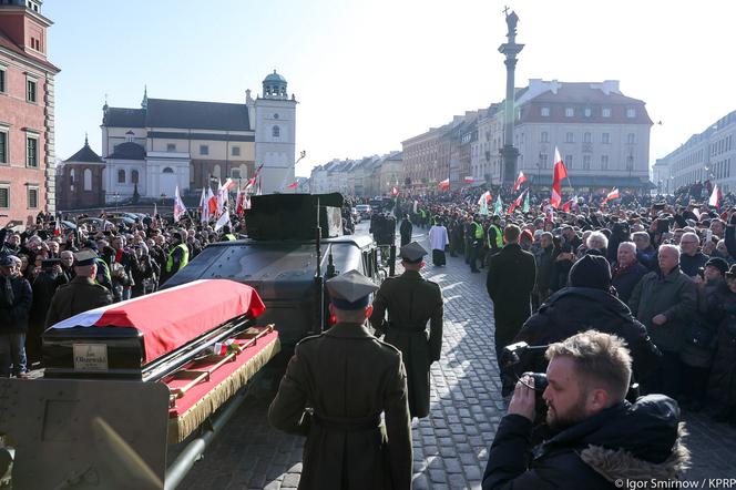 Czekali z pogrzebem na Kaczyńskiego
