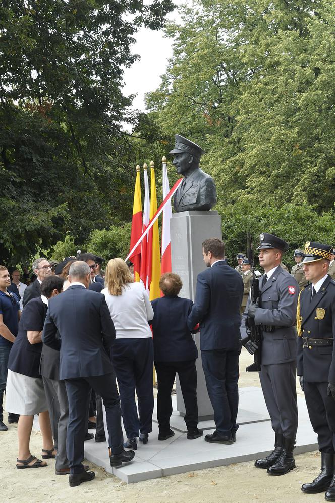 Odsłonięcie pomnika generała Zbigniewa Ścibora Rylskiego