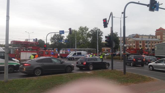 UWAGA! Wykolejenie tramwaju na rondzie Fordońskim w Bydgoszczy! [ZDJĘCIA]