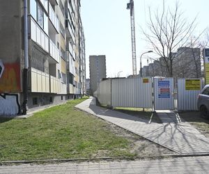 Deweloper buduje apartamentowiec tuż pod ich oknami. „Ten blok zasłoni nam świat”
