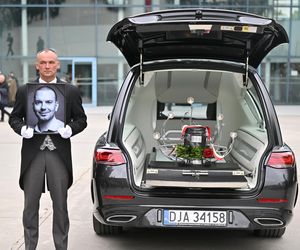 Pogrzeb lekarza, zamordowanego w Szpitalu Uniwersyteckim. Ceremonia o charakterze państwowym