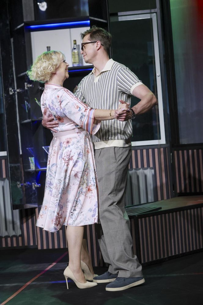 Gwiazdy Rancza znowu razem! Agentka Kusego w samym staniczku! Na zdj. Wioletta Arlak, Piotr Ligienza