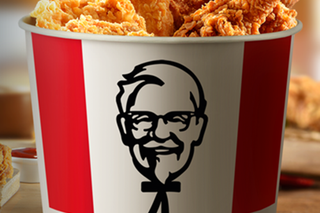 Niezwykła promocja w KFC! Drugi kubełek za połowę ceny