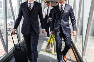 Wojciech Szczesny i Grzegorz Krychowiak w drodze do samolotu