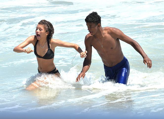 Wakacje 2014: Zendaya Coleman W BIKINI i bez makijażu! Pełen luz! :) ZDJĘCIA