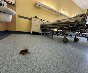 Nie było „dymka”, więc cisnął telefonem! Alarm w szpitalu, strażacy w akcji