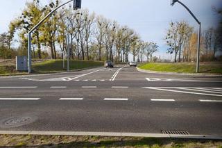 Tiry już nie przejeżdżają tuż przy szkole. Jest i nowa droga prosto do Zalando