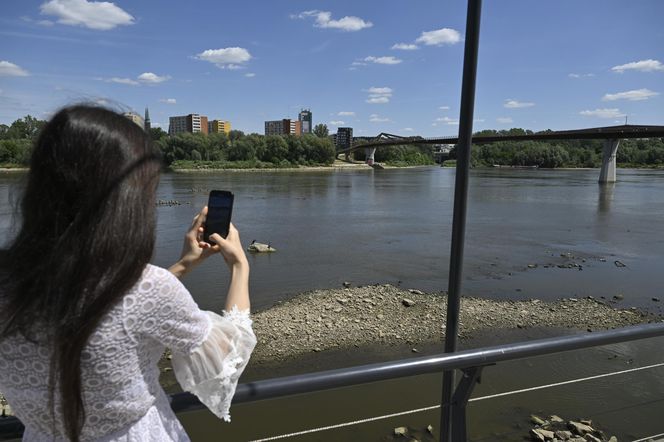 Alarm! Wisła wysycha na naszych oczach. Katastrofalny poziom wody w Warszawie
