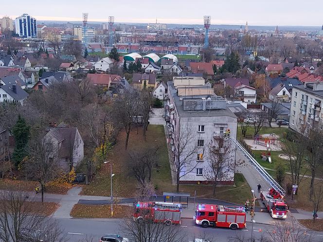 Opole: Strażacy wezwani na Chabry! Sprawdzali jedno z mieszkań [ZDJĘCIA]