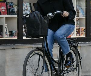 Katarzyna Warnke na giga obcasach łamie przepisy