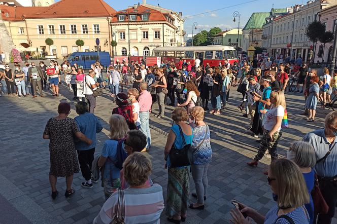 Mieszkańcy Lublina protestowali przeciwko planom wypowiedzenia tzw. Konwencji Stambulskiej [VIDEO]