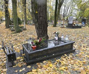 Generał Czesław Kiszczak ma skromny grób