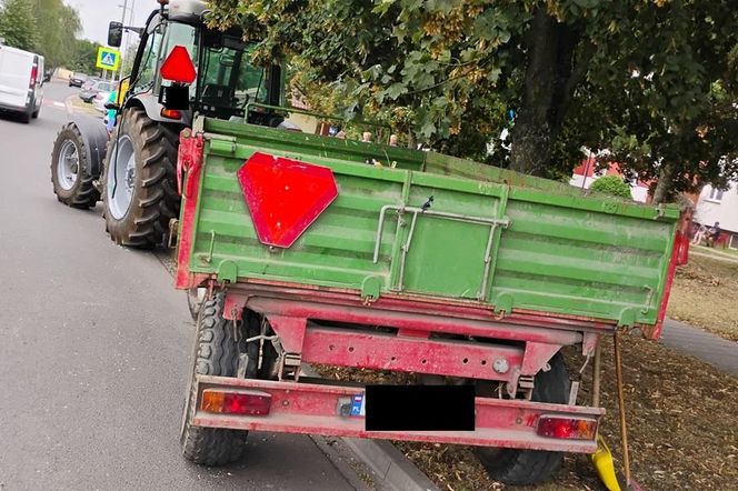 Traktorzysta z Rypina spowodował kolizję, po czym wezwał policję. Na jaw wyszły jego grzechy