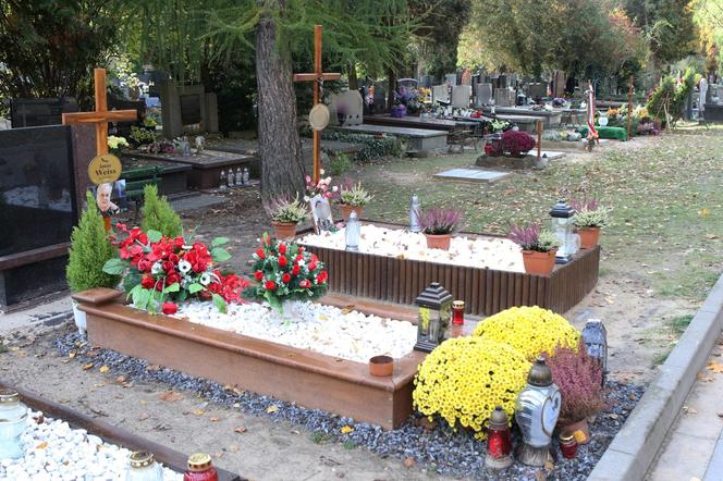 Tak wygląda grób Janusza Weissa 