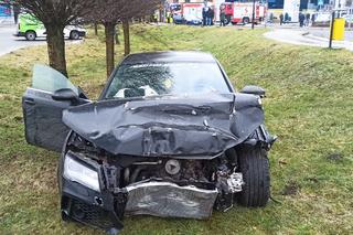 Gonili ich od A1. Rozbili porsche i dalej uciekali przed policyjnym pościgiem pieszo